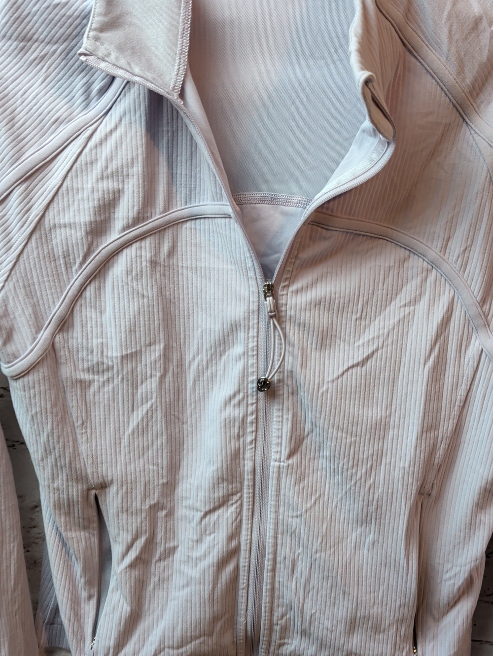 Lululemon Define jacket in lavender ribbed texture Medium Like New - Picture 5 of 9